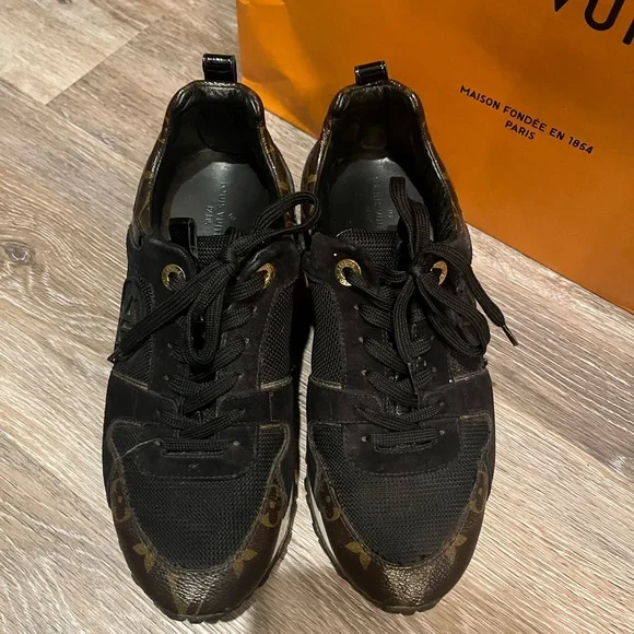 Louis Vuitton run away sneakers - Picture 2 of 9